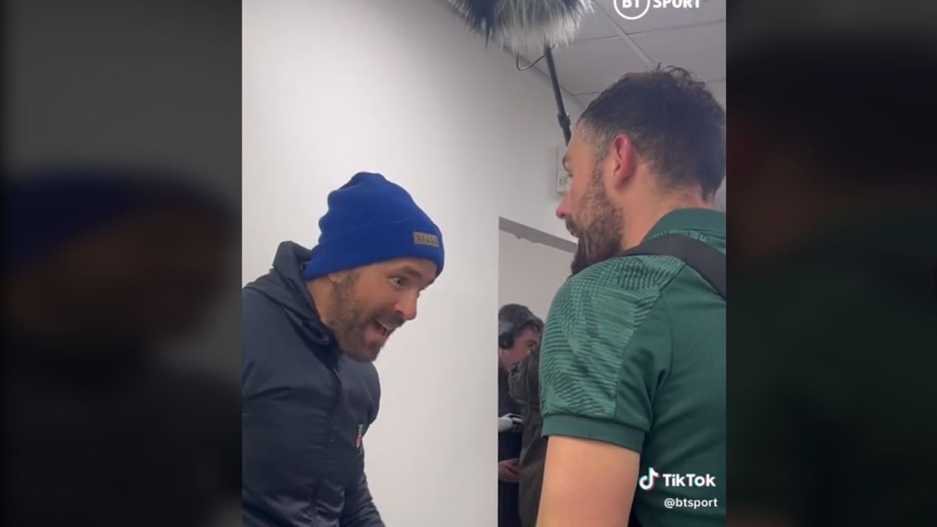 Celebrul actor Ryan Reynolds, dialog uluitor cu veteranul echipei sale, purtat chiar în fața vestiarelor: „Fiu de c***ă! Ești prea bătrân pentru așa ceva” | VIDEO