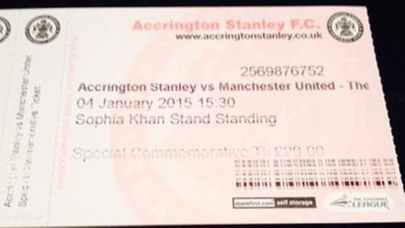 O echipă din liga a patra vinde 250 de bilete pentru meciul cu Man. United: partida nu există