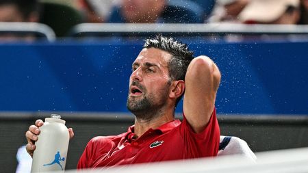 Novak Djokovic și-a pierdut cumpătul la Shanghai și a urlat: „La ce te uiți, nenorocitule?”