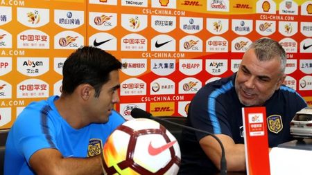 "Olăroiu mă ajută mult, mă înțeleg perfect cu el!". Unul dintre numele importante de la Jiangsu îl laudă pe antrenorul român