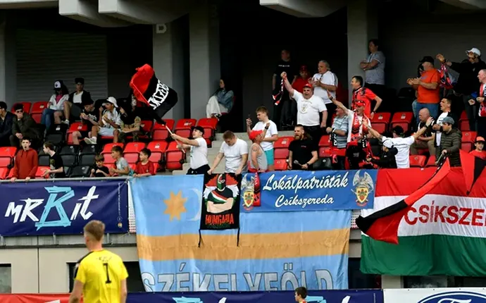 Maghiarii exultă pentru că o echipă de-a lor poate promova în Superliga României! Reacție controversată a fotbalistului pentru presa din Budapesta: „Putem scrie istorie! Se aude des «Ria-Ria-Ungaria» în tribune”