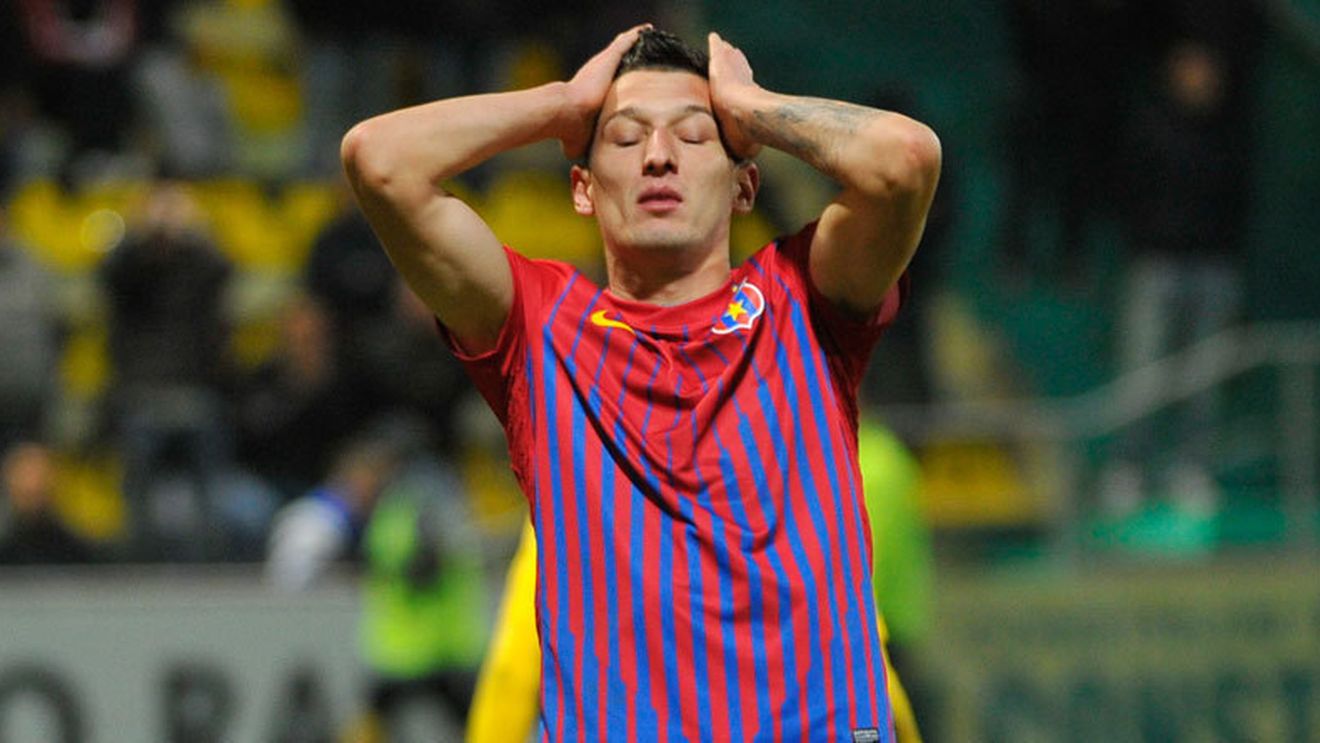 FOTO | Mihai Costea, surprins într-o casă de pariuri. Prima reacție și cum a mințit ca să scape: "Nu există așa ceva!" Ce pedeapsă riscă atacantul 