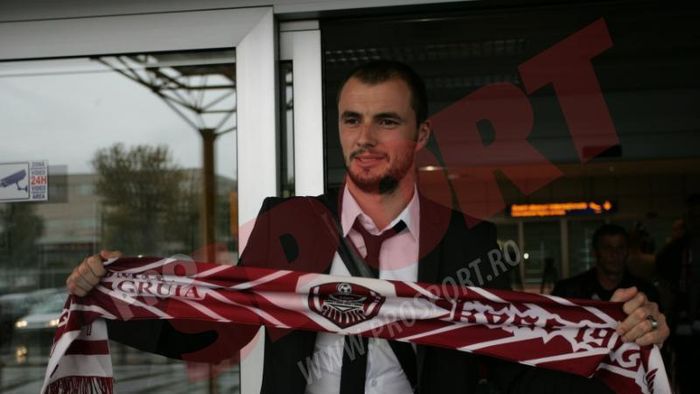 FOTO Campioana a revenit de la Braga cu zâmbetul pe buze** "E frumos că suntem peste Manchester"