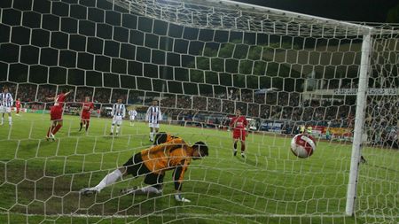 NIMENI nu înțelege ce se întâmplă cu el!** E antrenat pentru un club IMENS din Italia, dar prețul i-a luat-o la vale! Situație rușinoasă pentru un "briliant" al Ligii I