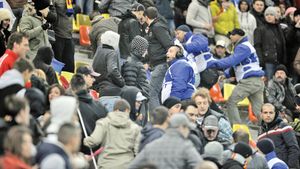 Începem cu pumni, terminăm cu picioare!** BESTIILE: Forțele de ordine au reușit să provoace iar haos la stadion