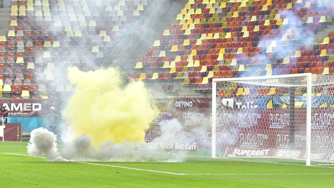 Incident șocant la derby-ul Rapid - Petrolul! Un steward, bătut cu bestialitate de un suporter | VIDEO