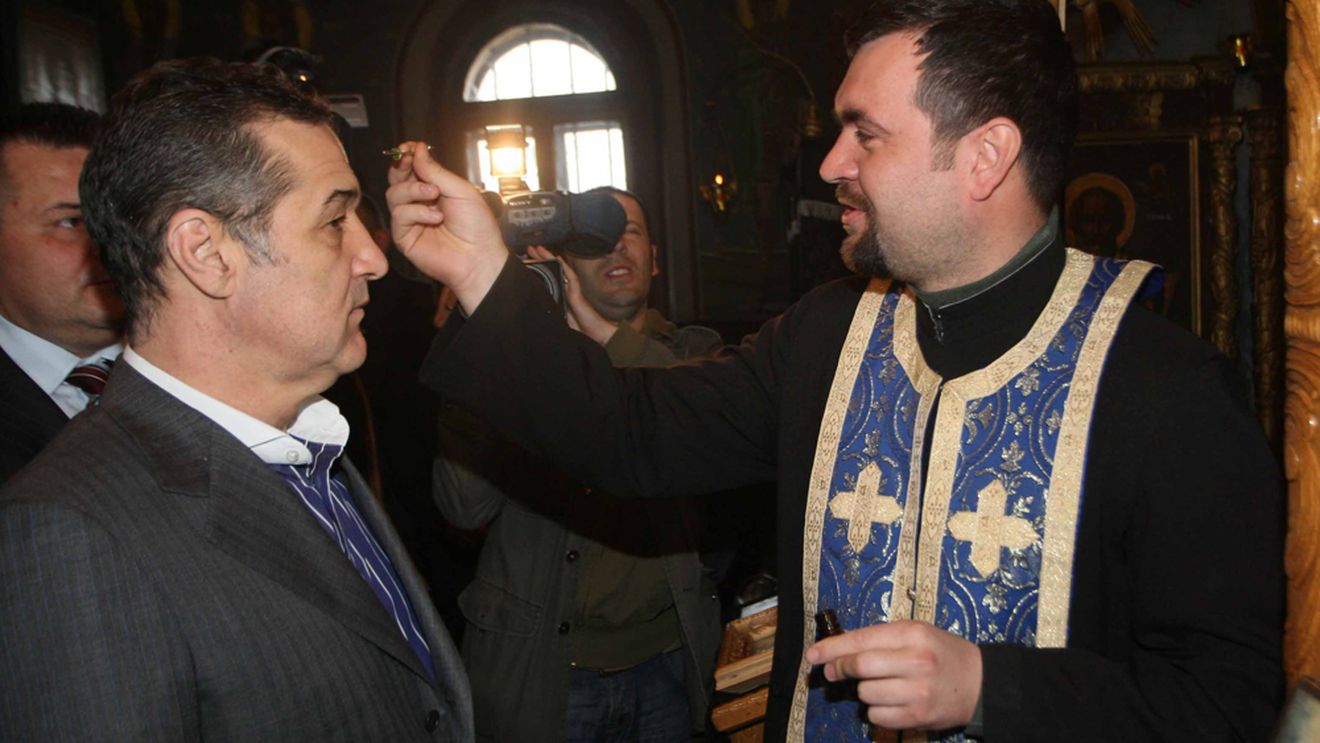 Becali: "I-am miruit pe jucători în vestiar, dar l-am uitat pe Lăcătuș"