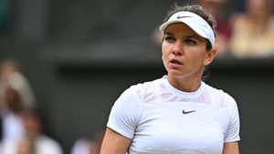 Simona Halep, trădată de cine nu se aștepta după prelungirea suspendarii: „S-au urcat cu picioarele pe trofeele ei!" Dezvăluiri din orașul natal al campioanei