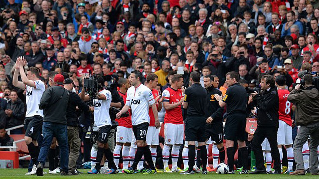 United a fost primită ca o campioană, Van Persie ca un trădător!** Cum a reacționat olandezul la prima întâlnire cu fanii lui Arsenal