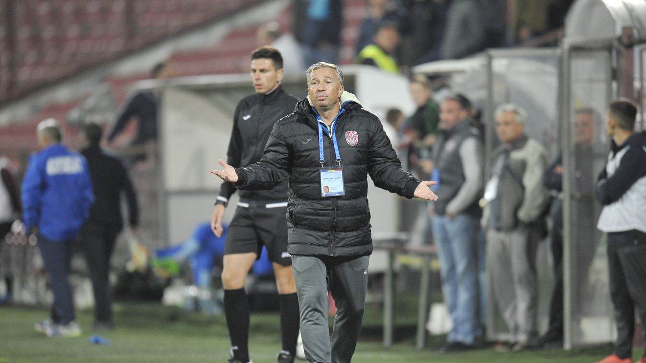 Nu e pace în Ardeal. Suporterii i-au cerut demisia lui Dan Petrescu, iar "Bursucul" a reacționat dur. Care crede că e motivul din spatele atitudinii fanilor: "Poate sunt..."