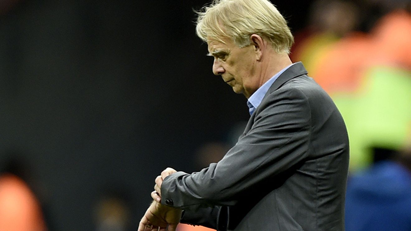 Volker Finke: "Ne-a lipsit concentrarea. Îmi cer scuze tuturor oamenilor din Camerun"