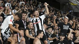 Fanii liderului din Superliga strâng bani pentru „omul frumos al Clujului". Soția vânzătorului ambulant pe care-l ştie tot oraşul a murit într-un mod neaşteptat