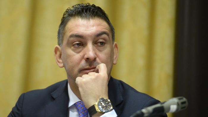Ilie Dumitrescu îl ironizează pe Gigi Becali. "Transferurile au fost făcute la un ceai, la o cafea"