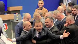 Omul din cauza căruia contracandidatul lui Burleanu n-a mai fost lăsat să vorbească şochează: „Dacă îi lăsam pe toți, plecam noaptea. La noi nu se gândeşte nimeni?”