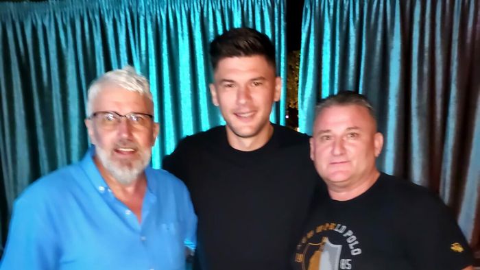 Cristi Săpunaru a petrecut până în zori la ziua lui Gigi Corsicanu! Căpitanul Rapidului s-a distrat pe muzica lui Jean de la Craiova înaintea meciului cu CS Mioveni | VIDEO & FOTO