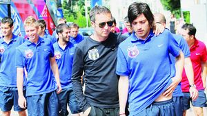 Steliștii tremură după ofensiva lui Mihai Stoica: "E nevoie și de dictatură la echipă"** Cum încearcă Meme reapropierea de Gigi Becali și de ce se revoltă jucătorii