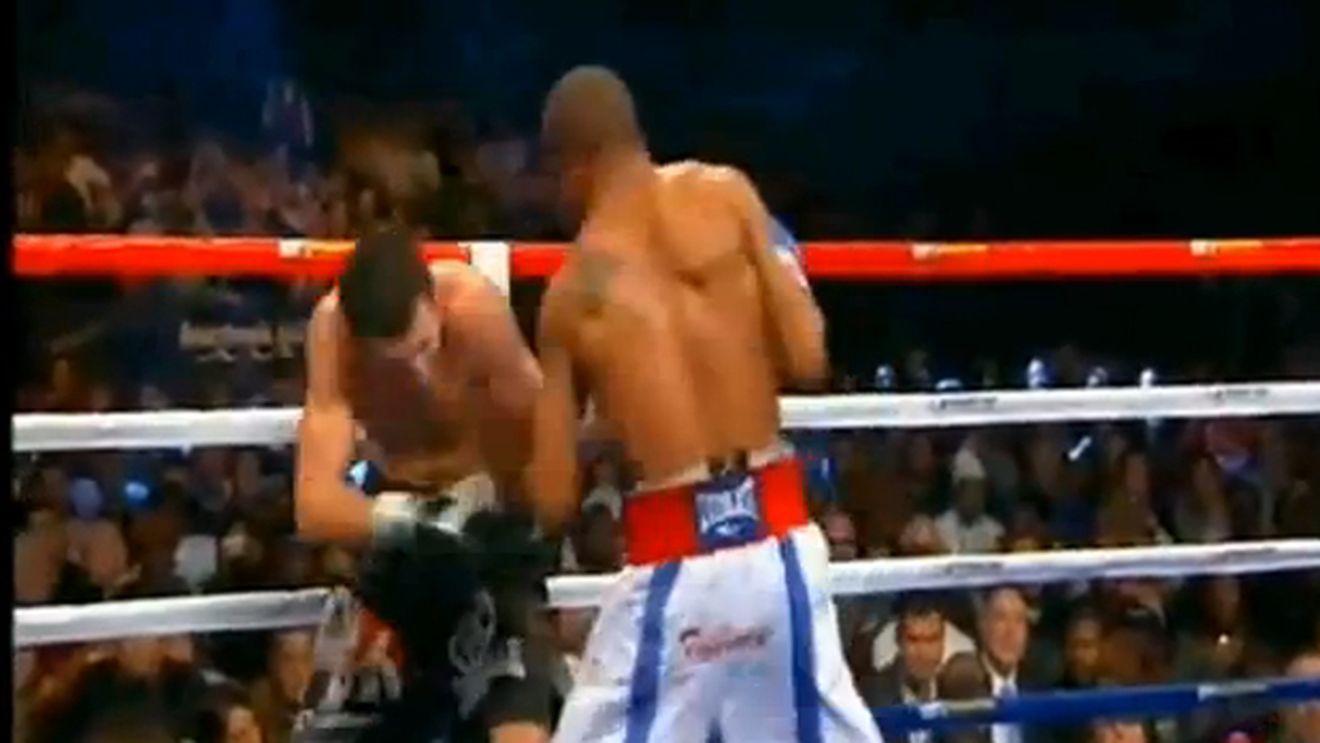 VIDEO Imaginile astea îl vor ÎNGROZI pe Bute!** "Cobra" Froch e o BESTIE, Ward nu i-a dat nicio șansă! Cum a fost UMILIT englezul în ring