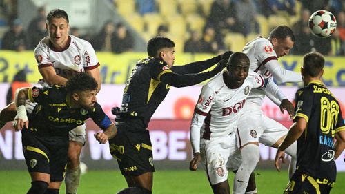 🚨 LIVE Petrolul – CFR Cluj se joacă în etapa 14 a Superligii. A început repriza a doua a partidei de la Ploiești