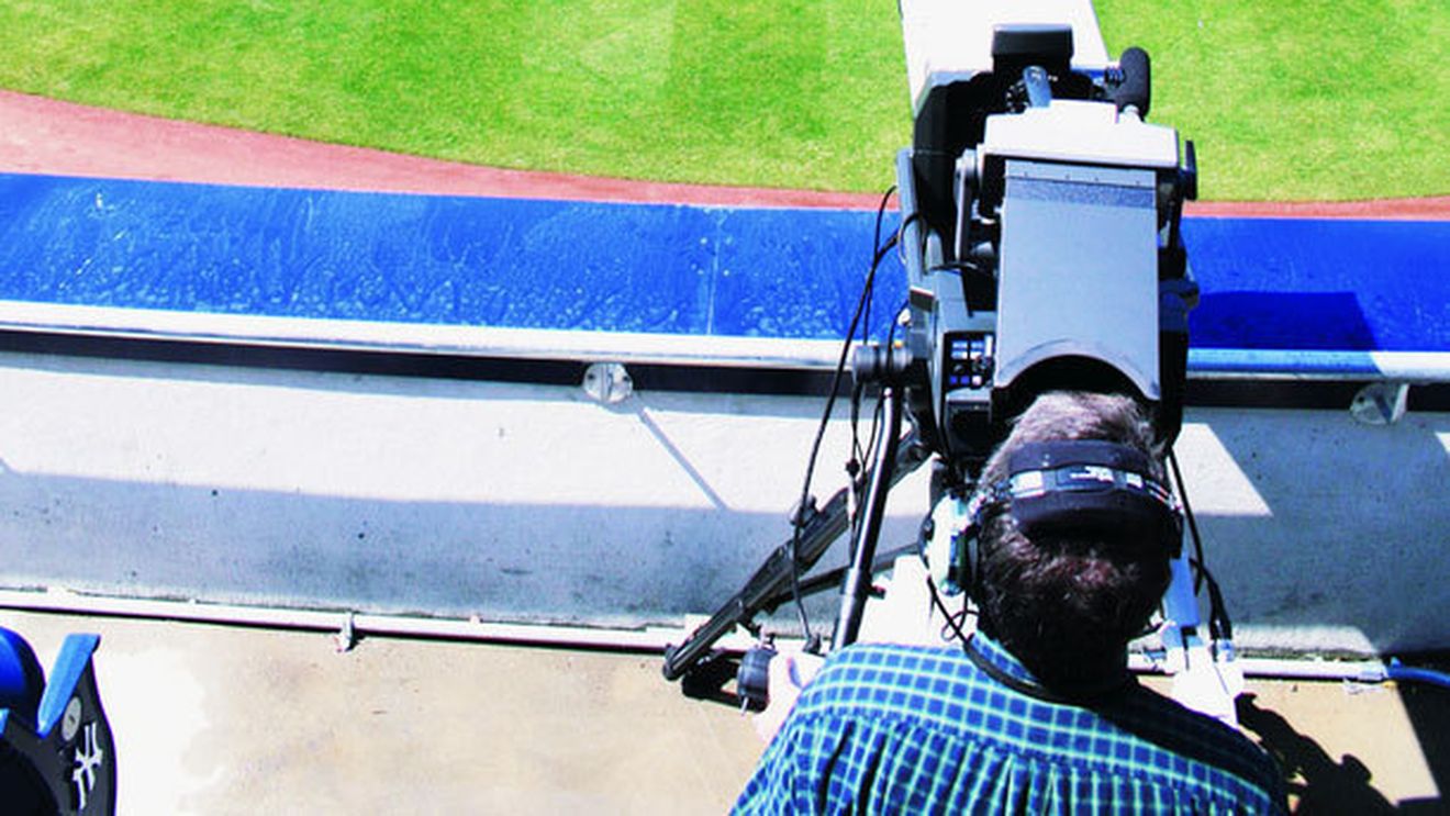 Liga I se reia mai devreme la cererea UEFA!** Dragomir explică: "În urmă cu doi ani am fost amendați cu 100.000 euro"