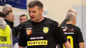 Laszlo Balint, dezamăgit de situația fotbalului brașovean: ”Nu există un proiect, nu există perspective. Dezamăgitor!” Fostul antrenor de la UTA, despre revenirea pe banca tehnică, declinul Ligii 1 sau rețeta succesului lui Dan Petrescu