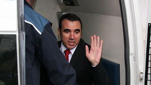 Penescu și Constantin au votat în arest!