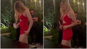 Eugenie Bouchard a făcut-o lată la un meci de ping-pong! Rochia prea scurtă i-a jucat feste canadiencei | VIDEO