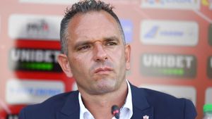 „Sunt desconsiderați! Nu au niciun pic de respect față de ei!”. Un fost jucător al lui Dinamo îi pune la „zid” pe șefii formației roș-albe | EXCLUSIV