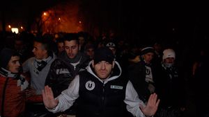 Frăția anti-Putere dintre galeriile lui Dinamo și Steaua s-a transmis și la rivalele din Cluj:** "Suntem oameni înainte de a fi suporteri"