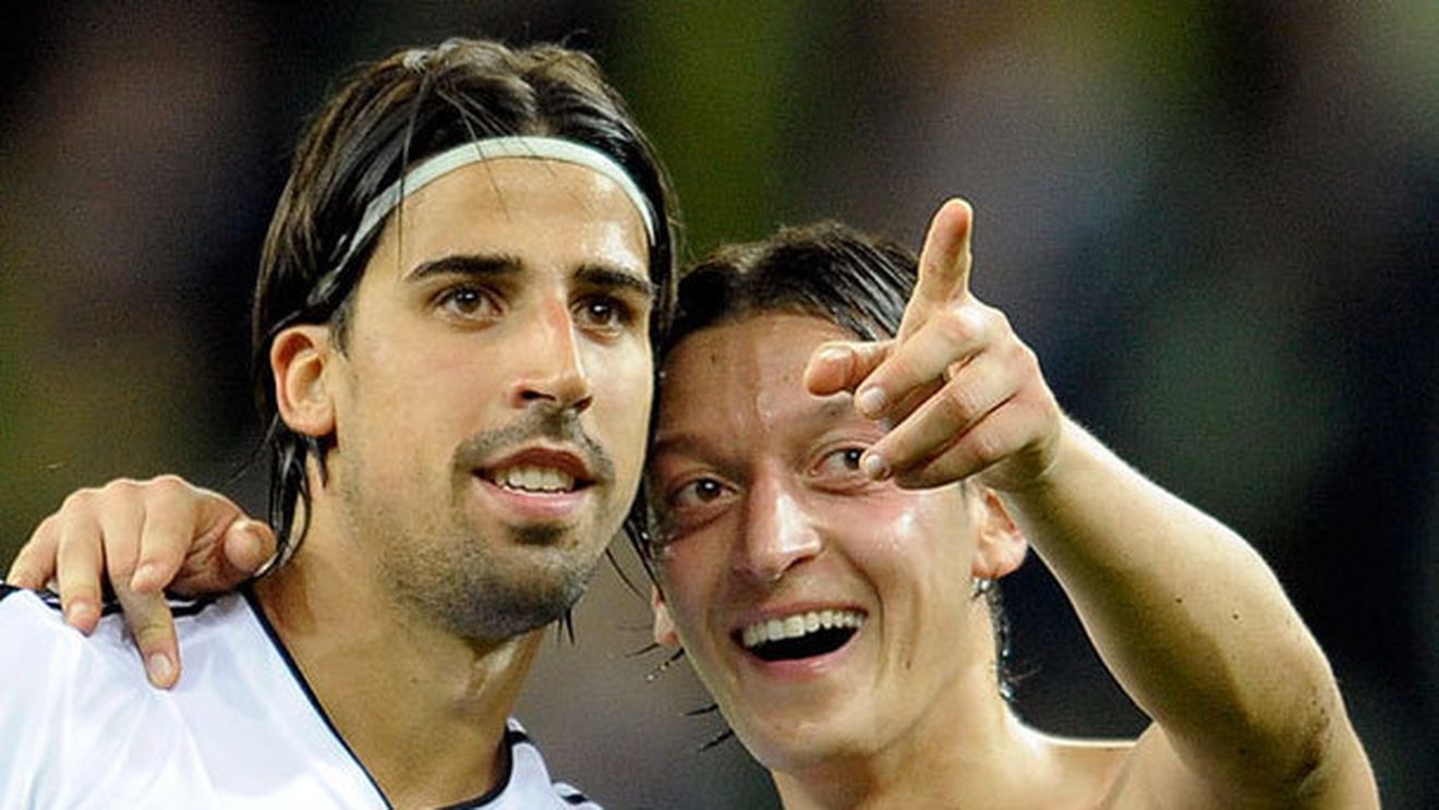 Khedira explică de ce nu cântă imnul:** "Am luat în 2009 Euro de tineret cu 8 jucători de origine străină. Dacă mă comport așa, nu înseamnă că nu sunt un bun german"