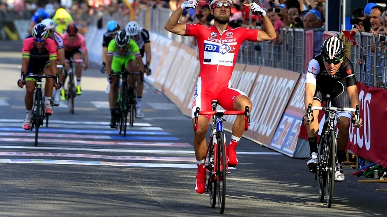 Bouhanni, regele sprintului în Giro. Francezul a scăpat de căzătură și a câștigat a treia etapă din Turul Italiei