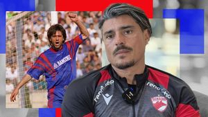 Povestea relației extraordinare dintre dinamovistul lui Kopic și Marius Lăcătuș, cea mai mare legendă a Stelei: „Mi-a schimbat cariera în România! Pentru mine, el este un mare domn”. VIDEO EXCLUSIV