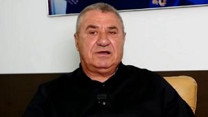 Ce se întâmplă cu cei 500.000 de euro pe care Dennis Man trebuie să îi plătească Anamariei Prodan! Familia Becali intervine în forță și anunță prin impresarul Victor Becali ce decizie a luat fotbalistul