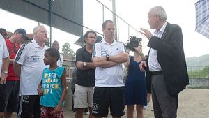 De Boer a dat milităria jos din pod în Brazilia:** antrenorul lui Ajax a ales un loc atipic pentru pregătirea dublei cu Steaua! Ultimele vești din lotul "lăncierilor" 