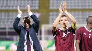 L-a reactivat pe Lazăr!** Copos a discutat ieri cu "Vamă" și Șumi și l-a readus pe mijlocaș în lot