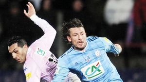 Marseille, eliminată din cupă** de o echipă de liga a 2-a înființată în 2003!