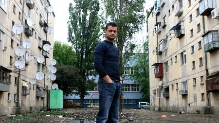 Poveste din Rahova. "JoJo a devenit boxer pentru că i-am spart eu nasul". Ionuț Dan Ion poate deveni sâmbătă al cincilea campion mondial la box profesionist al României