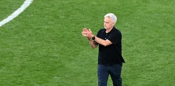 Ce s-a întâmplat în vestiarul României înainte de meciul Generația de Aur – Restul Lumii, când Jose Mourinho a intrat și a început să discute cu fiecare fotbalist român! „Ne-a luat pe toți, în parte”. Ce a făcut Anghel Iordănescu