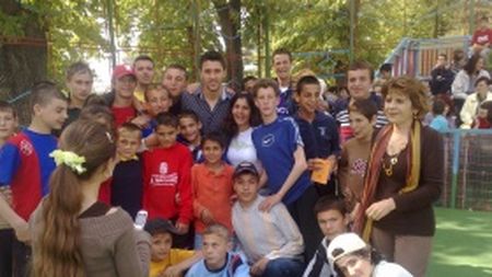 Marica a împărțit cadouri de Paște copiilor