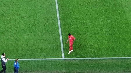 Cum a reacționat Elias Charalambous când a văzut că Nana Antwi a luat roșu și a început să plângă! Antrenorul FCSB s-a dus glonț spre african și a făcut acest gest!