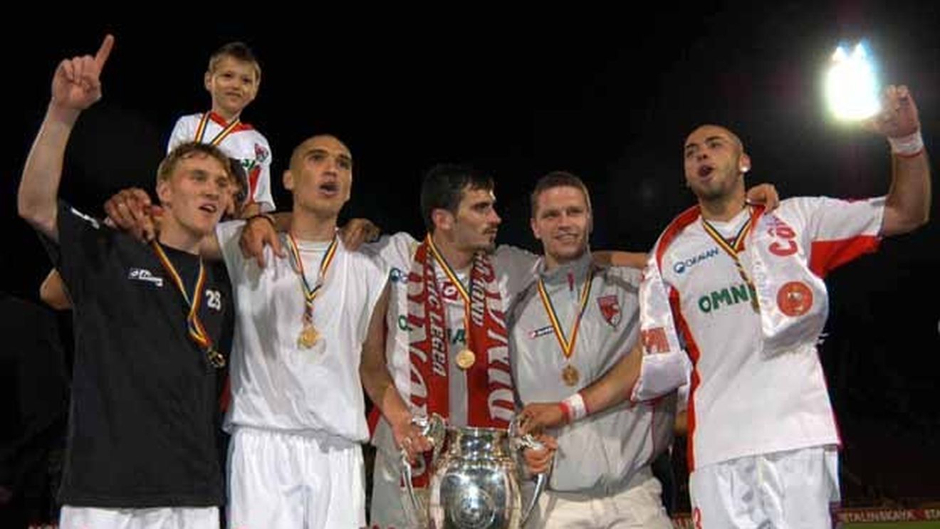 Ultimul "câine" INVENTAT de 'Mister' Dinu atacă DUR Dinamo!** "Au adus toți MARȚAFOII, dar eu nu am loc acolo"