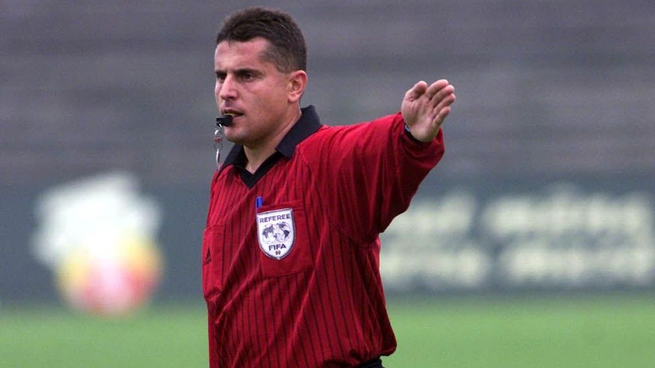 Dezvăluiri despre cazul "folcloristelor"! Ce li s-a oferit arbitrilor: "Erau patru fete îmbrăcate sumar, vaporos!"