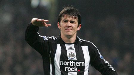 MOMENT UNIC: le-a mulțumit fanilor că au aruncat cu monezi în el!** "E prima oară când joc așa de bine încât să primesc bani pe teren"