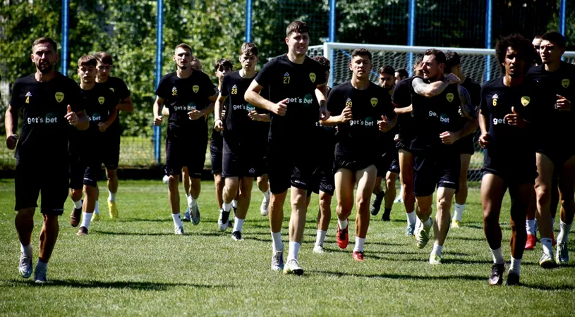 În așteptarea deciziei TAS pentru Liga 2, FC Brașov poate juca doar în Cupa României, cu statul de echipă de Liga 3. Dan Alexa a pierdut doi jucători ”under”