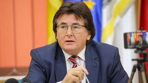 VIDEO | Nicolae Robu o laudă pe Viorica Dăncilă, după anunțul privind polivalenta de 16.000 de locuri care se va construi la Timișoara