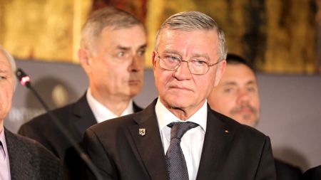 Darius Olaru, căpitanul de la FCSB, este în dizgrația lui Mircea Sandu: „Stai bă pe picioare, băi băiatule, că ești mijlocaș”