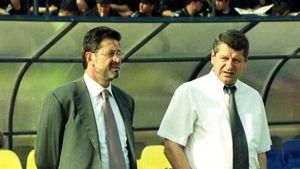 Cornel Dinu îi acuză de trădare pe jucătorii dinamoviști care au spus că nu au știu că la meciul cu Hamburg, din anul 1984, s-au dat bani la arbitri. „Iartă-i, Doamne, ia-le și indignarea”