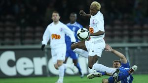 Kamara s-a făcut 'pandur'**