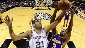 Cum arată tabloul play-off-ului din NBA: Heat, mare favorită în Est! Spurs - Lakers, cap de afiș în Vest