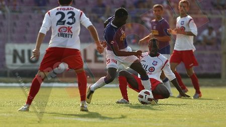 Uhrin își vede de treabă! **Poli - FC Bihor 1-0