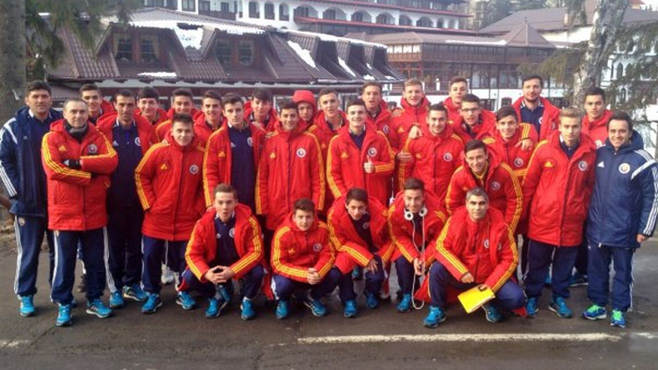 VIDEO | Lecții de engleză și social media pentru jucătorii de la naționala U17: "Facebook-ul este o armă, depinde cum o folosești. Trebuie să pregătim jucătorii pentru viață"